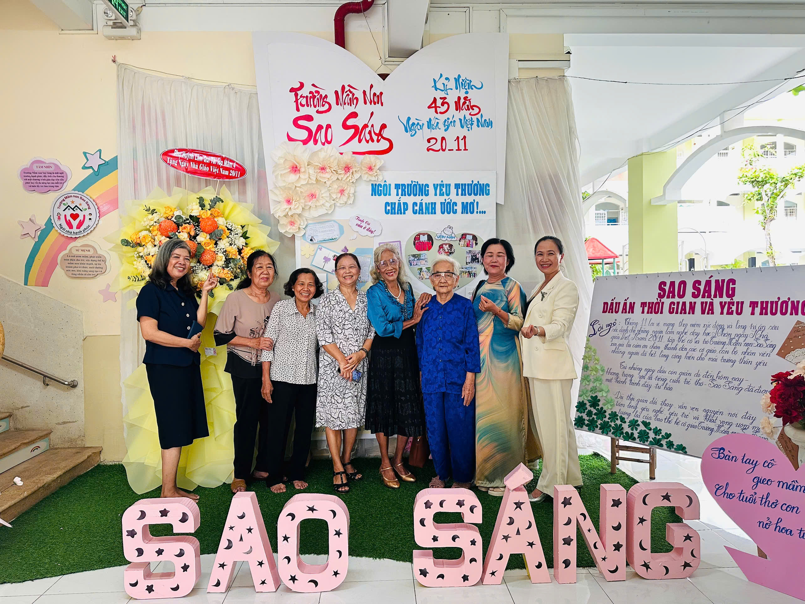 TRƯỜNG MẦM NON SAO SÁNG HỌP MẶT KỶ NIỆM 43 NĂM NGÀY NHÀ GIÁO VIỆT NAM (20/11/1982 - 20/11/2025)